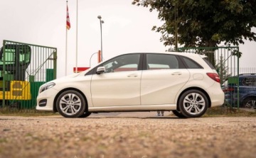 Mercedes Klasa B W246 Sports Tourer 250 BlueEFFICIENCY 211KM 2015 Mercedes-Benz Klasa B Mercedes-Benz Klasa B W246 250 4-Matic 211KM 2.0, zdjęcie 4