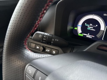 Toyota C-HR II SUV 2.0 Hybrid Dynamic Force 197KM 2024 Toyota C-HR 2.0 Hybrid GR Sport 2.0 Hybrid Dynamic, zdjęcie 21