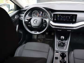 Skoda Octavia IV Liftback 1.0 TSI EVO 110KM 2021 Skoda Octavia 1.0 TSI, Salon Polska, Klima, zdjęcie 6