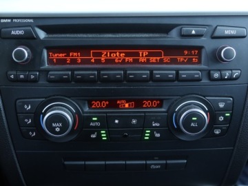 BMW Seria 1 F20-F21 2011 BMW 1 116i, Klima, Klimatronic, Tempomat, zdjęcie 11
