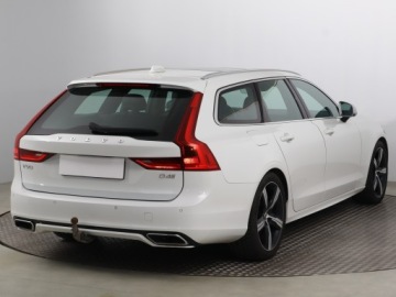 Volvo V90 II Kombi 2.0 D4 190KM 2019 Volvo V90 D4, 187 KM, Automat, VAT 23%, Skóra, zdjęcie 4