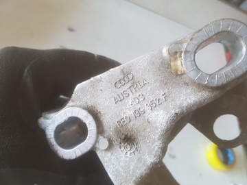 AUDI A4 B6 00-04 1.8 T DRŽÁK UCHYCENÍ MOTORU PRAVÁ