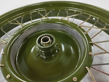 M-72 возле колеса Half-eedle Hub Rafka Green