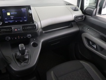 Peugeot Rifter Standard 1.5 BlueHDI 102KM 2019 Peugeot Rifter 1.5 BlueHDi, Salon Polska, zdjęcie 7