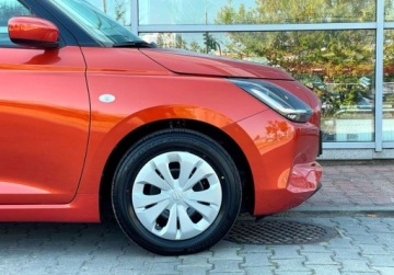Suzuki Swift VI Hatchback Facelifting 1.2 DualJet SHVS 83KM 2026 Suzuki Swift Premium 1.2 mild Hybrid 5 MT Flame Orange Pearl 2026 1.2, zdjęcie 6