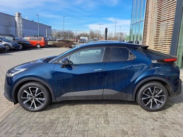 Toyota C-HR II SUV Plug-In 2.0  223KM 2025 Od ręki - Style 2.0 Hybrid Dynamic Force Plug-in 223KM | Podgrzewane fotele, zdjęcie 2