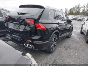 Volkswagen Tiguan II 2022 Volkswagen Tiguan Sel R-Line, 2022r., 4x4, 2.0L 2.0 Benzyna 184KM, zdjęcie 2