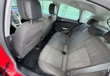 Opel Astra J Hatchback 5d 1.6 Twinport ECOTEC 115KM 2010 Opel Astra Opel Astra sport 1.6 Manual, 115 KM, 2010r 1.6 Benzyna 115KM, zdjęcie 17