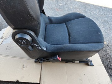 SEDADLO LEVÝ ŘIDIČE SMART FORFOUR 454 EVROPA VELUR 04-06