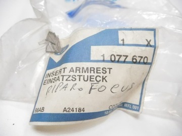Wkładka - Podłokietnik Drzwi Prawy Przód Ford Focus OE 1077670