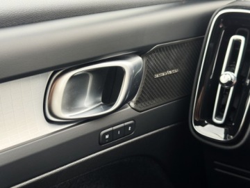 Volvo XC40 Crossover Facelifting 2.0 B4 197KM 2025 Volvo XC 40 B4 B Plus Black Edition | Harman Kardo, zdjęcie 30