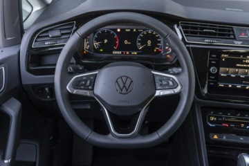 Volkswagen Touran III 1.5 TSI EVO 150KM 2025 Volkswagen Touran Highline 1.5 TSI EVO 150 KM DSG, zdjęcie 16