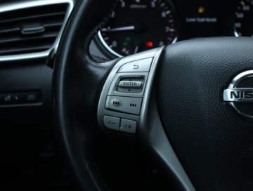 Nissan Qashqai II Crossover 1.2 DIG-T 115KM 2016 Nissan Qashqai 1.2 DIG-T, Salon Polska, Klima, zdjęcie 17