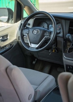 Toyota Sienna III 3.5 V6 266KM 2017 Toyota Sienna Toyota Sienna III 3.5 AUTOMAT 3.5 Benzyna 265KM, zdjęcie 13