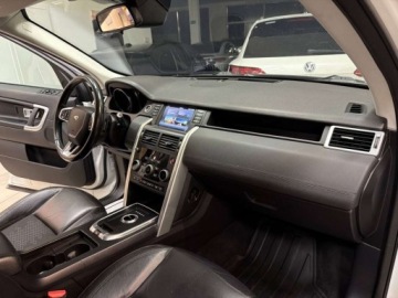 Land Rover Discovery Sport SUV 2.0 Si4 240KM 2017 Land Rover Discovery Sport 2.0 Benzyna 240KM, zdjęcie 37