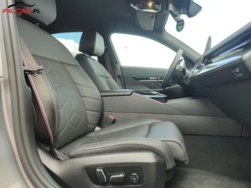 BMW Seria 5 G90-91 2023 BMW Seria 5 M PAKIET PRO GWARANCJA Kamery 360 Zarejestrowany Mozliwa zamia, zdjęcie 25