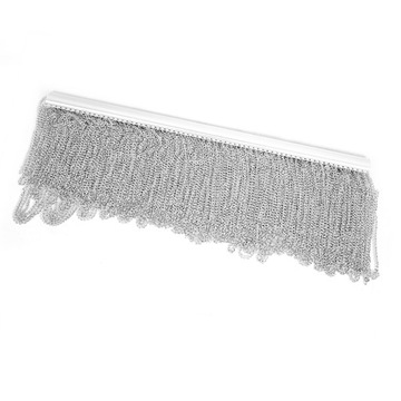 Комплект штор на металлической цепочке для подвешивания в хозяйстве.