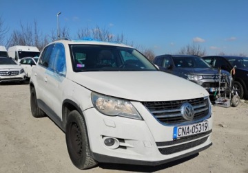 Volkswagen Tiguan I SUV 2.0 TDI CR DPF 140KM 2008 Volkswagen Tiguan 2008r, 2.0 TDI. 4x4. AUTOMAT. Uszkodzony lewy przod Poob