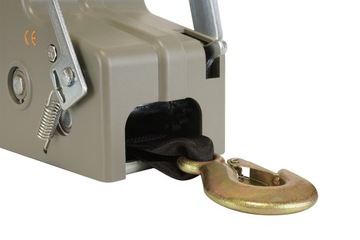 Лебедка ручная для прицепа-эвакуатора UNITRAILER 1135кг с ремнем