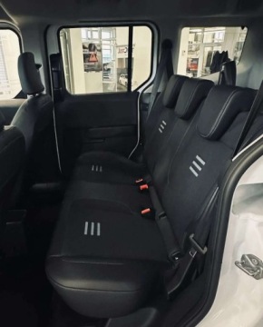 Ford Tourneo Courier II 1.0 EcoBoost 125KM 2025 Ford Tourneo Courier Ford Tourneo Courier 1.0 EcoBoost Active Benzyna 125KM, zdjęcie 6