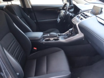 Lexus NX I SUV 300h 197KM 2015 Lexus NX 300h, Salon Polska, Serwis ASO, 4X4, zdjęcie 8