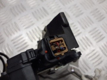 ZÁMEK DVEŘE LEVÝ PŘEDNÍ MITSUBISHI GRANDIS 5PIN