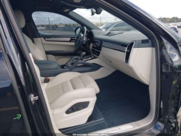 Porsche Cayenne III 2022 Porsche Cayenne S Coupe 2022 2.9 Benzyna 434KM, zdjęcie 9