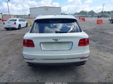 Bentley Bentayga 2019 Bentley Bentayga V8 2019 4.0l 4.0 Benzyna 542KM, zdjęcie 4
