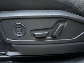 Audi 2025 AUDI Q5 TFSI quattro S line Sportback Suv 2.0 (204KM) 2025, zdjęcie 4