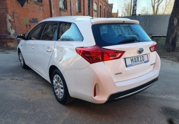 Toyota Auris II Touring Sports Hybrid 135 136KM 2014 Toyota Auris Hybryda Kamera GetHelp 1.8 Hybryda 136KM, zdjęcie 4