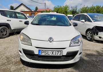 Renault Megane III Hatchback 1.5 dCi FAP 90KM 2011 Renault Megane 2011r, 1.5 DCI. Uszkodzony tyl. Jezdzi. 1.5 Diesel 90KM, zdjęcie 17