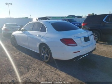 Mercedes Klasa E W213 2018 Mercedes-Benz Klasa E E 300 RWD Sedan, od ubezpieczalni 2.0 Benzyna 241KM, zdjęcie 4