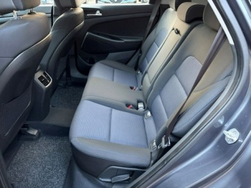 Hyundai Tucson III SUV 1.7 CRDI 115KM 2016 Hyundai Tucson 1.7 CRDI Kamera Panorama dach, zdjęcie 13