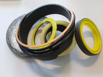 CAT 428 KOMPLET USZCZELEK SIŁOWNIKA OBROTU LUBLIN