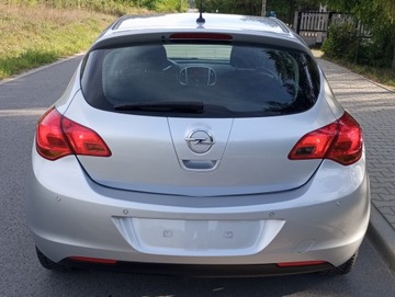 Opel Astra J Hatchback 5d 1.6 Twinport ECOTEC 115KM 2010 Automat Serwis 1.6 Benzyna, zdjęcie 18