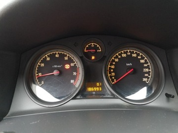 Opel Astra J Hatchback 5d 1.6 Twinport ECOTEC 115KM 2009 Opel Astra 1.6 16V 116KM Klimatyzacja Elektryka, zdjęcie 12