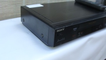 Видеомагнитофон Sony SLV-SX810D