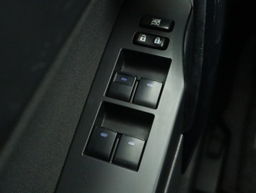 Toyota Auris II Hatchback 5d Facelifting 1.8 Hybrid 136KM 2015 Toyota Auris Hybrid, Automat, Skóra, Klima, zdjęcie 20