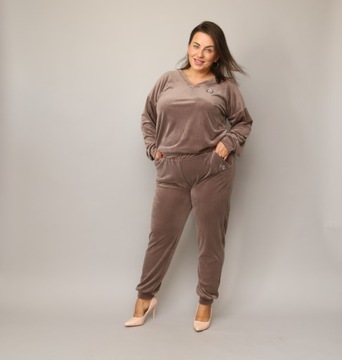 Komplet welurowy dres damski Polski plus size ciemny beż dekolt V 3XL 46