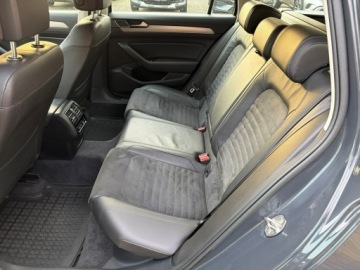 Volkswagen Passat B8 Variant 1.4 TSI BlueMotion Technology ACT 150KM 2017 Volkswagen Passat Variant Highline Full LED, zdjęcie 11