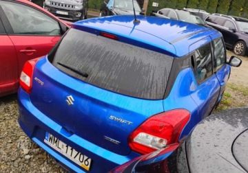 Suzuki Swift VI Hatchback 1.2 DualJet 90KM 2020 Suzuki Swift 2020r, SALON POLSKA. Uszkodzony prawy przod. Pali. 1.2 90KM, zdjęcie 2