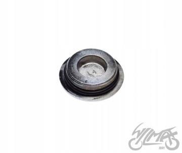 ЗАГЛУШКА НИЖНЯЯ ЛЕВАЯ КРЫШКА 4T БОЛЬШАЯ