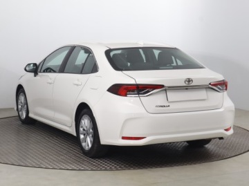 Toyota Corolla XII Sedan 1.5 VVT-i 125KM 2022 Toyota Corolla 1.5 VVT-i, Salon Polska, zdjęcie 3