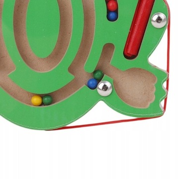 Развивающая игра-лабиринт с магнитными шариками