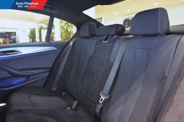 BMW Seria 5 G30-G31 Limuzyna 520d 190KM 2019 BMW Seria 5 xDriveAdaptacyjne Reflektory LEDSkorzana Kierownica M 2.0, zdjęcie 12