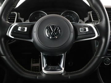 Volkswagen Golf VII GTD Variant Facelifting 2.0 TDI-CR BMT 184KM 2017 Volkswagen Golf GTD 184KM PDC grzane fotele, zdjęcie 16