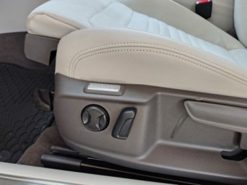Volkswagen Passat B8 Variant Facelifting 1.5 TSI EVO 150KM 2022 Volkswagen Passat SalonPL serwis ASO 1.5TSI 150KM bezwypadkowy kamera grz., zdjęcie 21