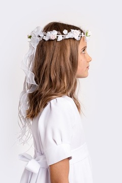 WIANEK KOMUNIJNY Z AKCENTEM PUDROWYCH RÓŻ