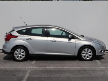 Ford Focus III Hatchback 5d facelifting 1.0 EcoBoost 125KM 2014 Ford Focus 1.0 EcoBoost, Salon Polska, Serwis ASO, zdjęcie 5