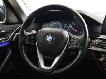 BMW Seria 5 G30-G31 Limuzyna 530d 265KM 2017 BMW 5 530d xDrive, Salon Polska, 261 KM, 4X4, zdjęcie 19